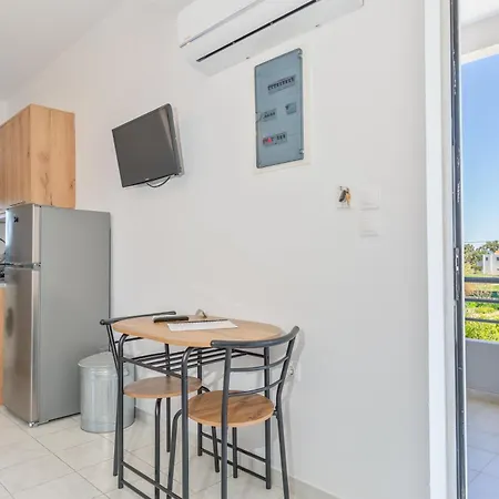 Marvinas Seaside Apartments, Gaia Apartment & Hydor Jacuzzi Apartment Kremasti  Exterior photo