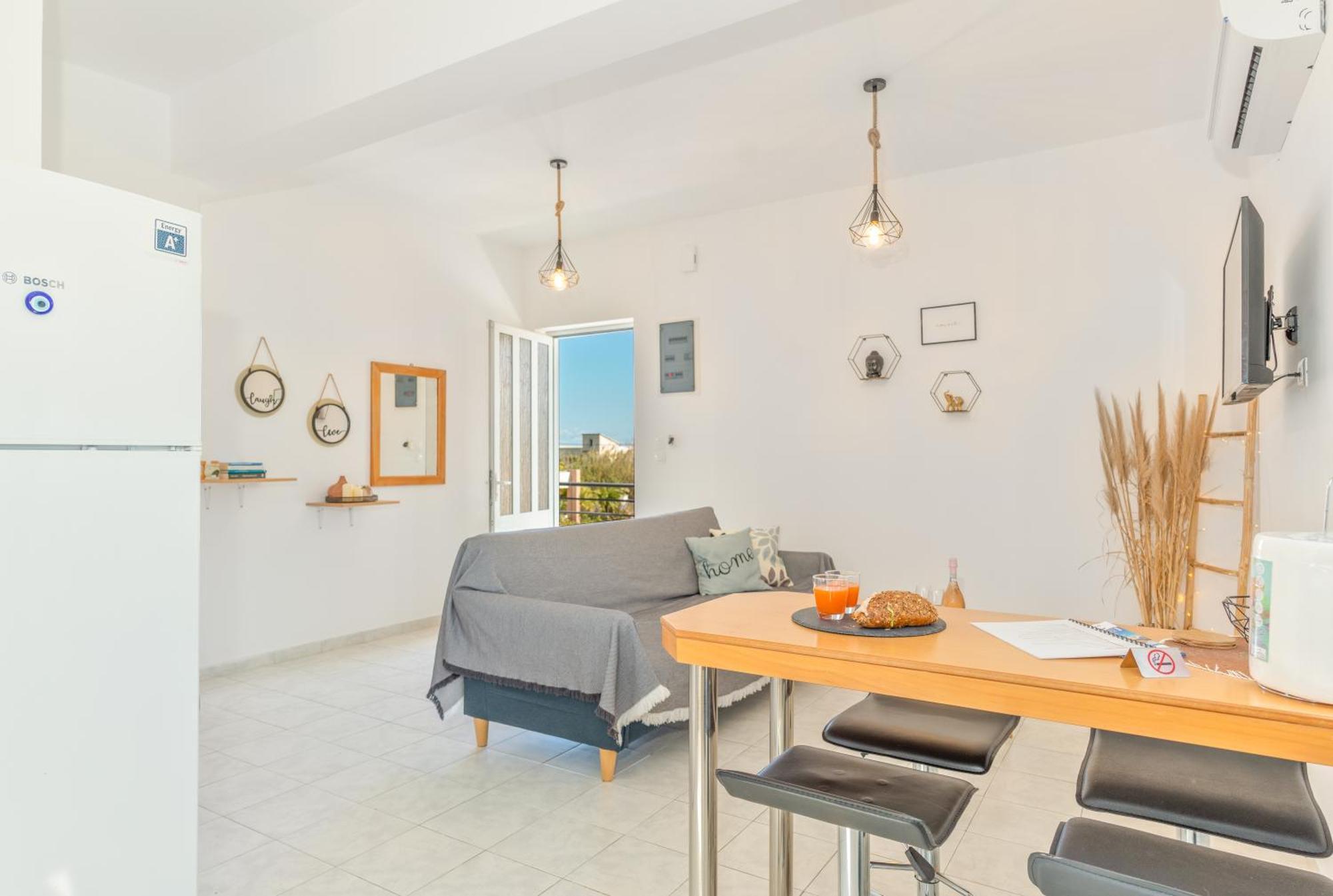 Apartment Marvinas Seaside Apartments, Gaia & Hydor Jacuzzi