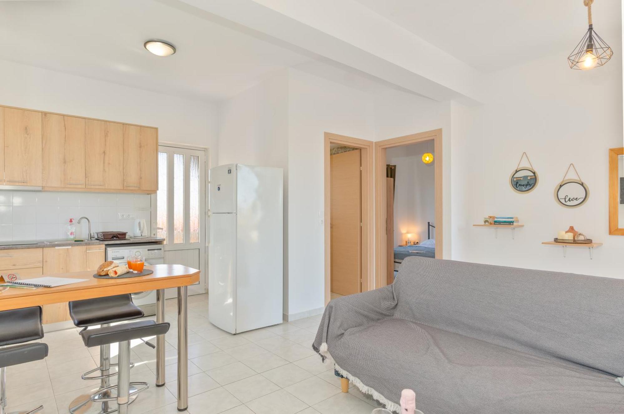 Marvinas Seaside Apartments, Gaia & Hydor Jacuzzi Apartment Kremasti (Rhodes)